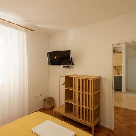 Pula City Apartment With Private Parking Free Exterior foto